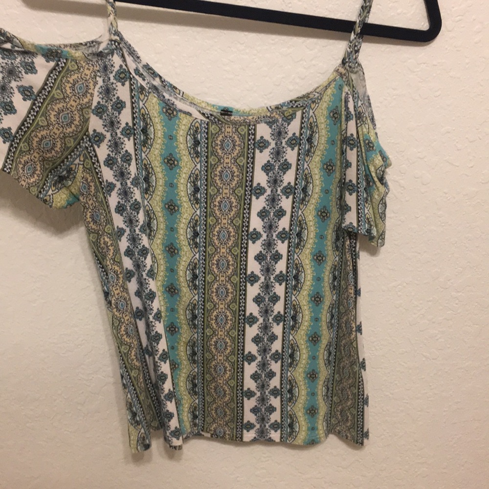 Full tilt cold shoulder top